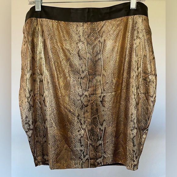 NWT Baby Phat - Sexy faux snakeskin skirt with elastic band waist. Plus size 1X - Picture 3 of 8